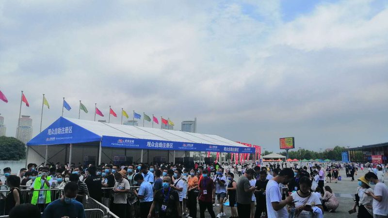 在设计费用方面，需要关注以下几个具体项目：